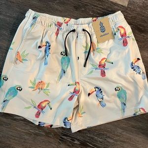 NWT chubbies parrot shorts small
